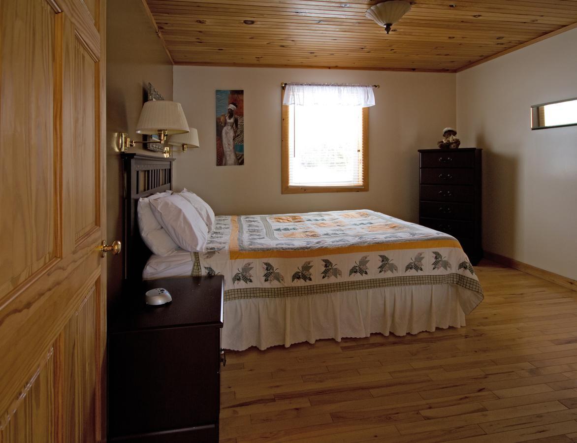 Mackenzie & Motel 3*